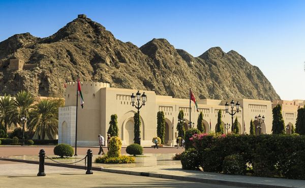 Оман снял все ковидные ограничения на въезд для туристов<br />
