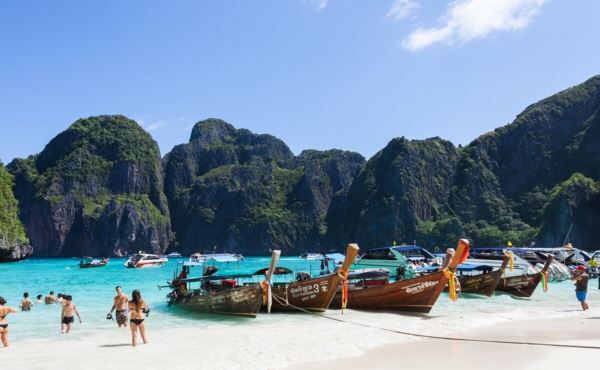 Знаменитый пляж Майя Бэй в Таиланде снова закроют<br />
