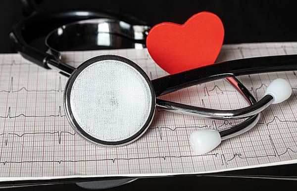 Терапевт рассказал о серьезной опасности ангины для сердца